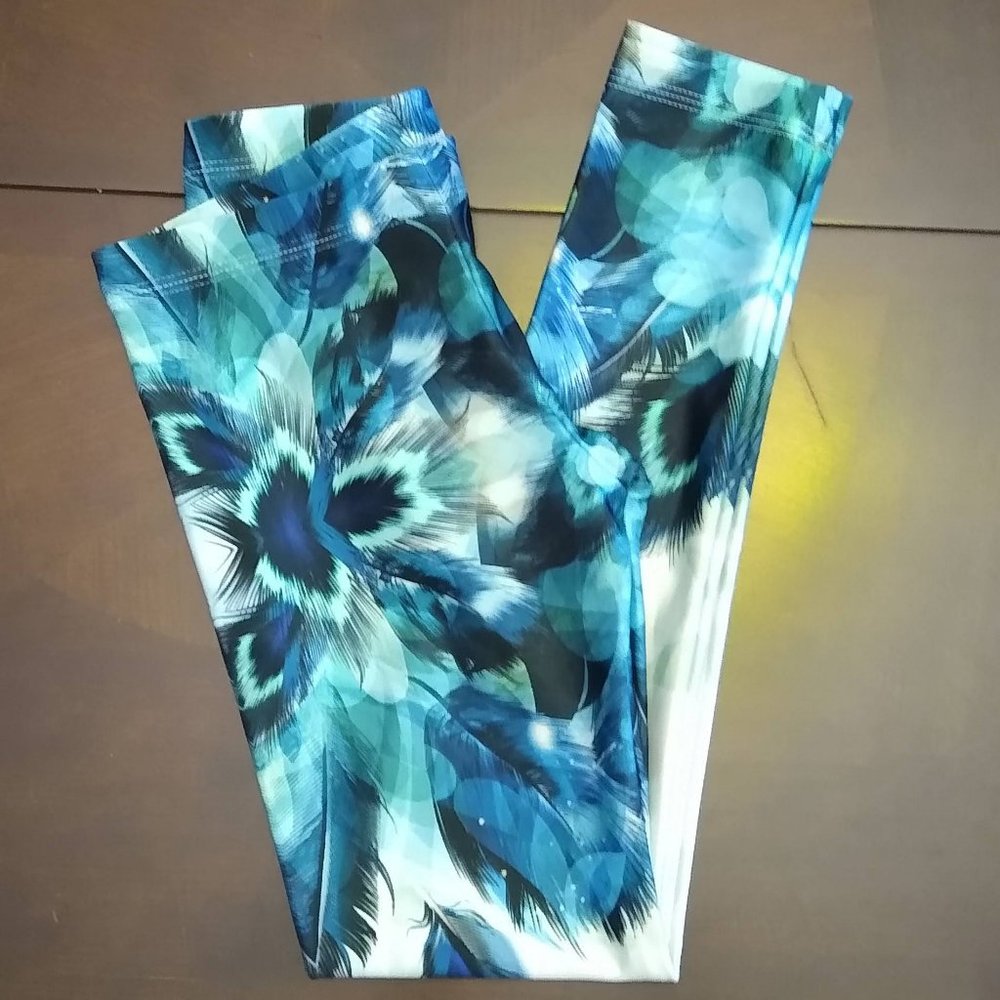 NWOT, Children’s Leggings of Aqua, Blue, Green Peacock design - size 7/8